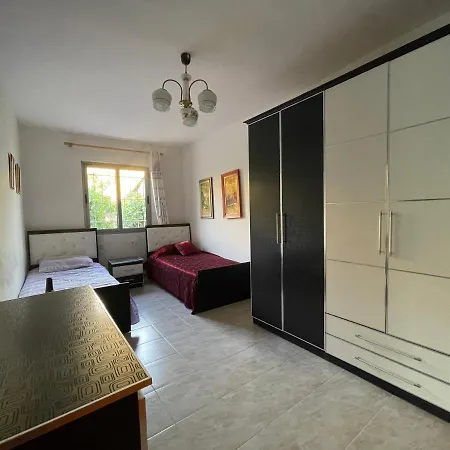 Lovely Spacious House With Big Garden Elbasan Exterior photo